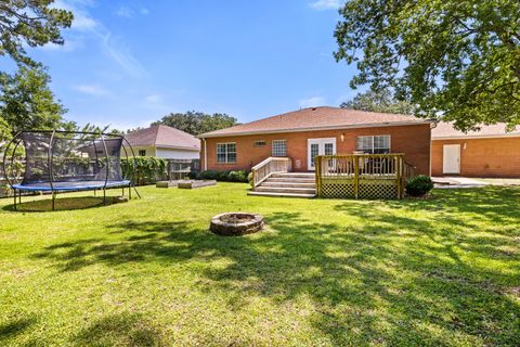 A home in Niceville