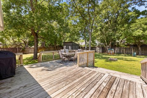 A home in Niceville