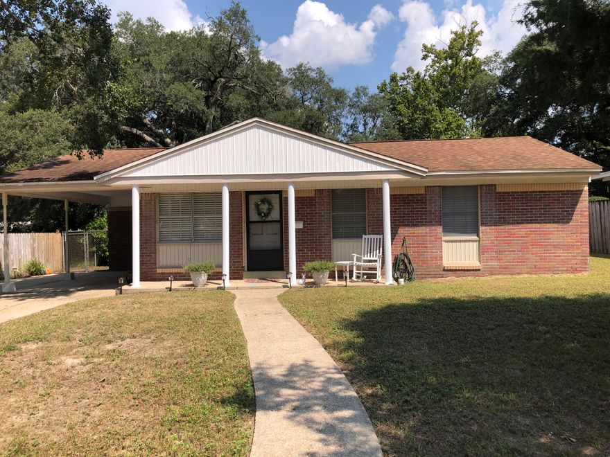 You Snooze you will Lose!!! This Cute! Cute! and ready to move in well maintained home with updated kitchen located in central Niceville . Short distance to shopping and restaurants on a quiet street that boast mature trees and landscaping. Plenty of parking space for your cars, boats, etc... Large sun room is not included in the square feet. Home features parquet flooring, granite countertops, stainless steel appliances. Freshly painted trim and new fixtures. Roof 2010, AC 2016