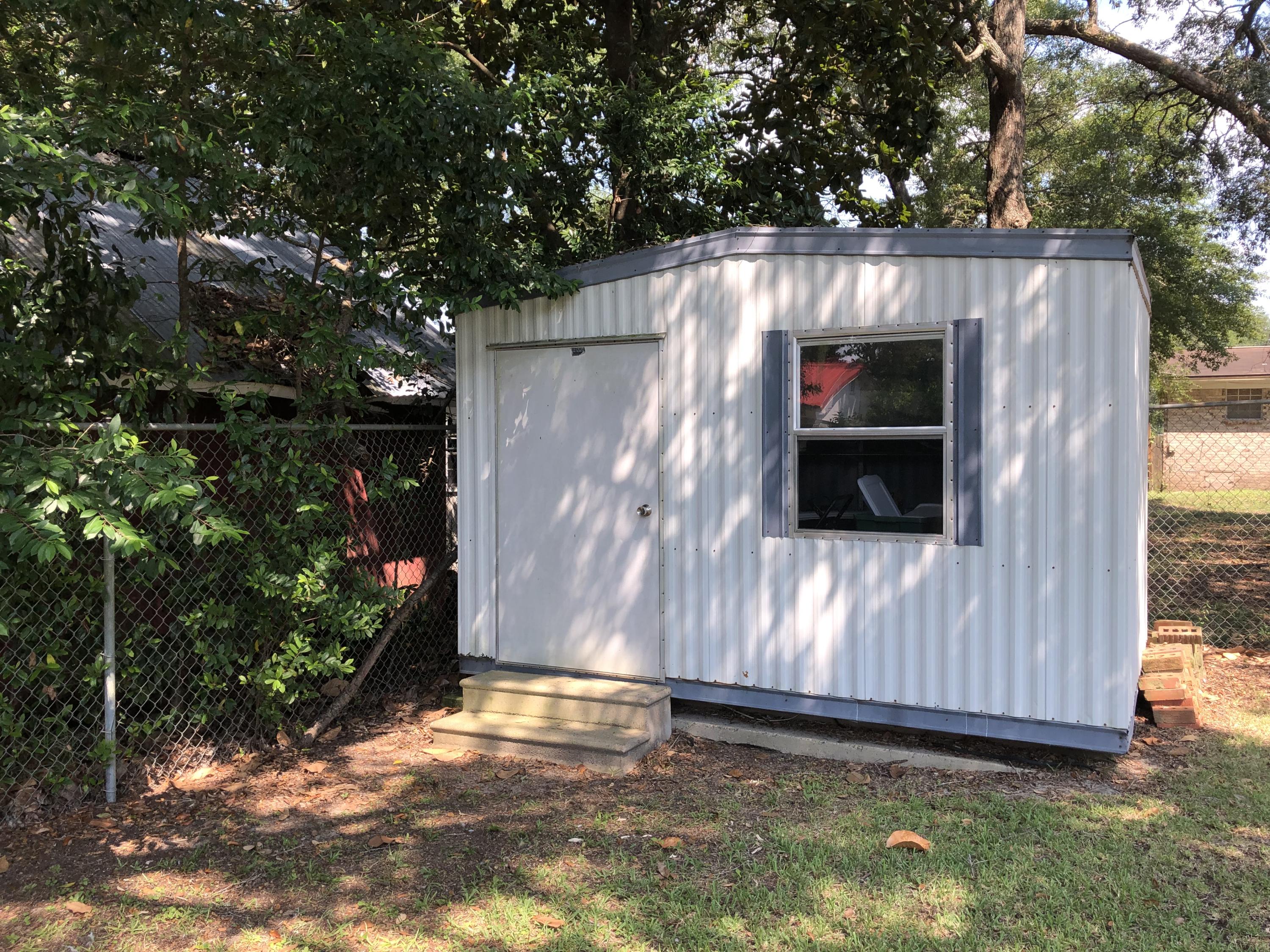 PINE CREST - Residential