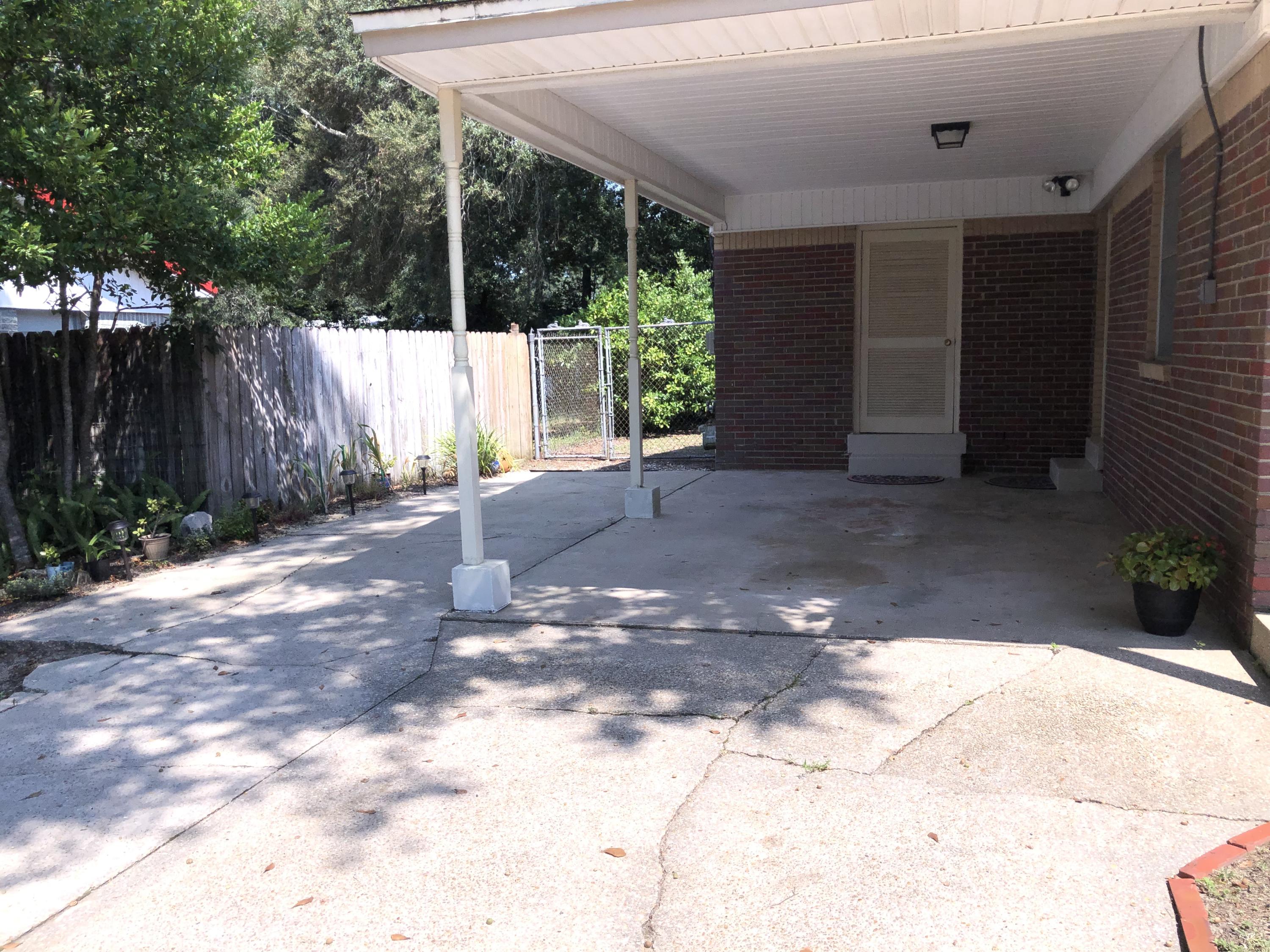 PINE CREST - Residential