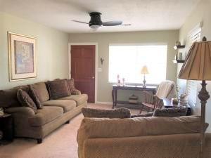 PINE CREST - Residential