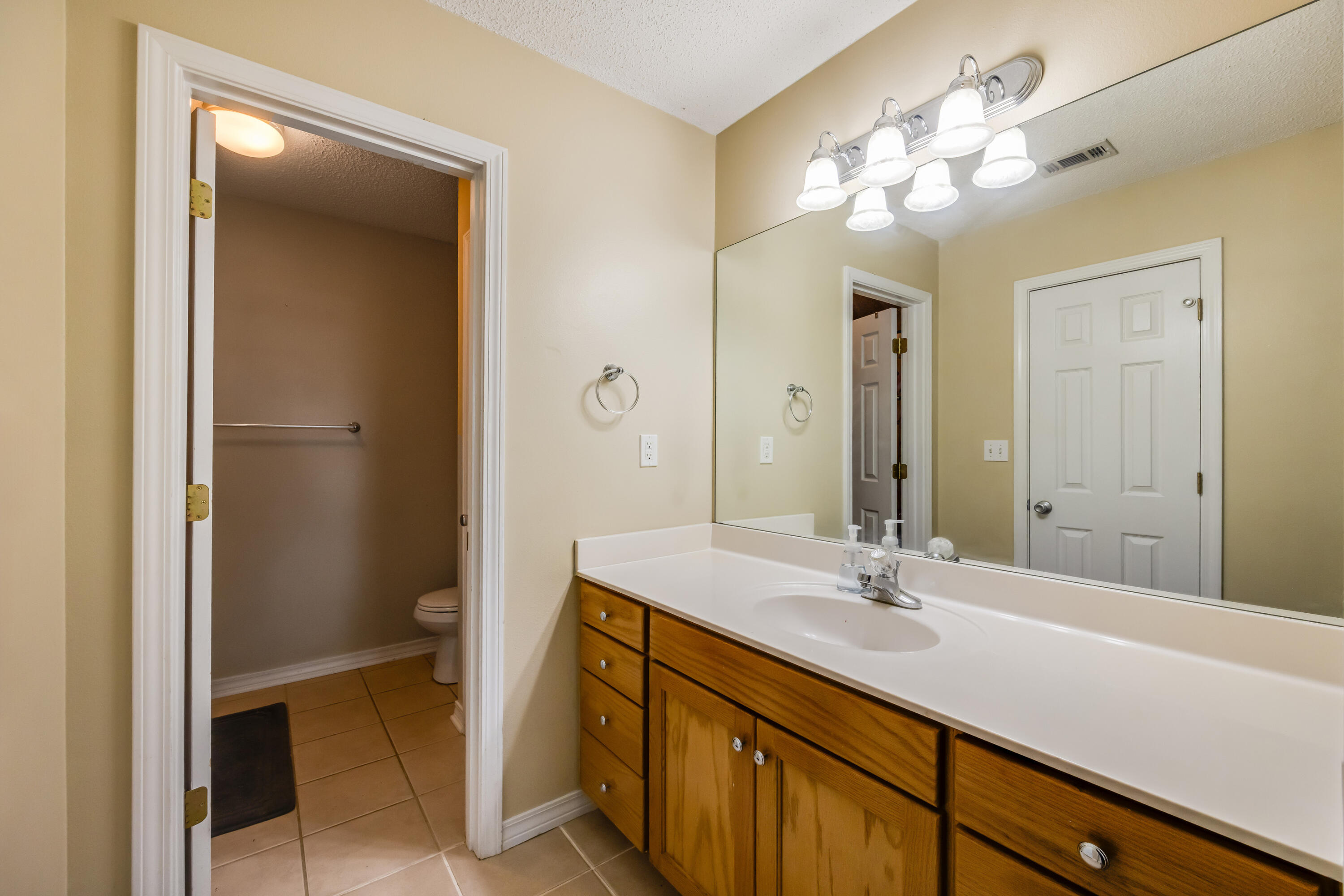 AUBURN ACRES - Residential