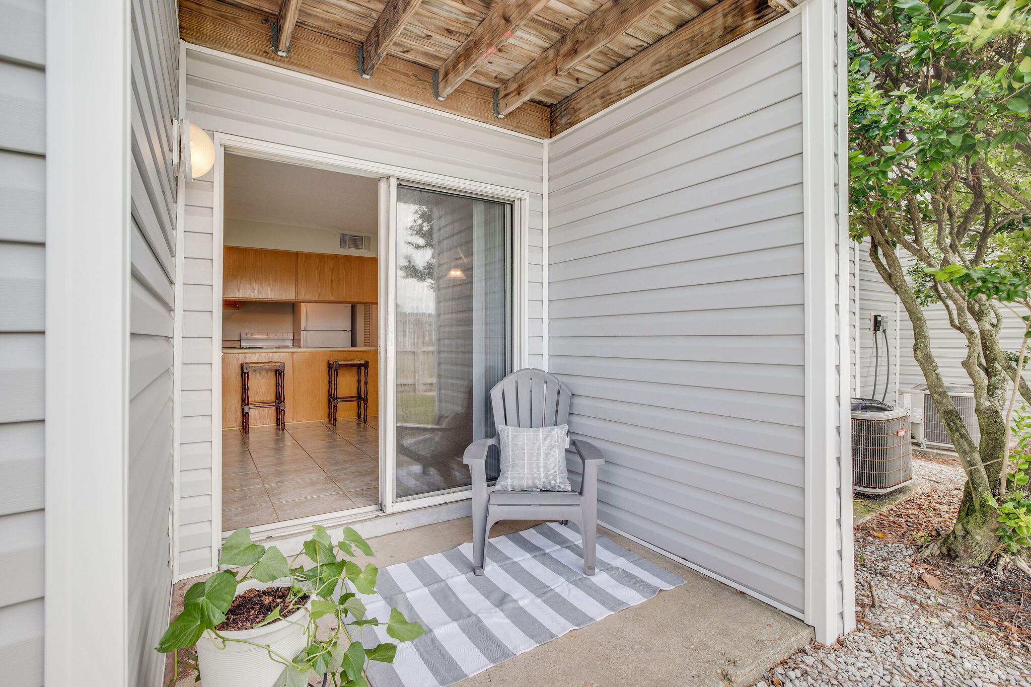 FINISTERRA CONDO - Residential