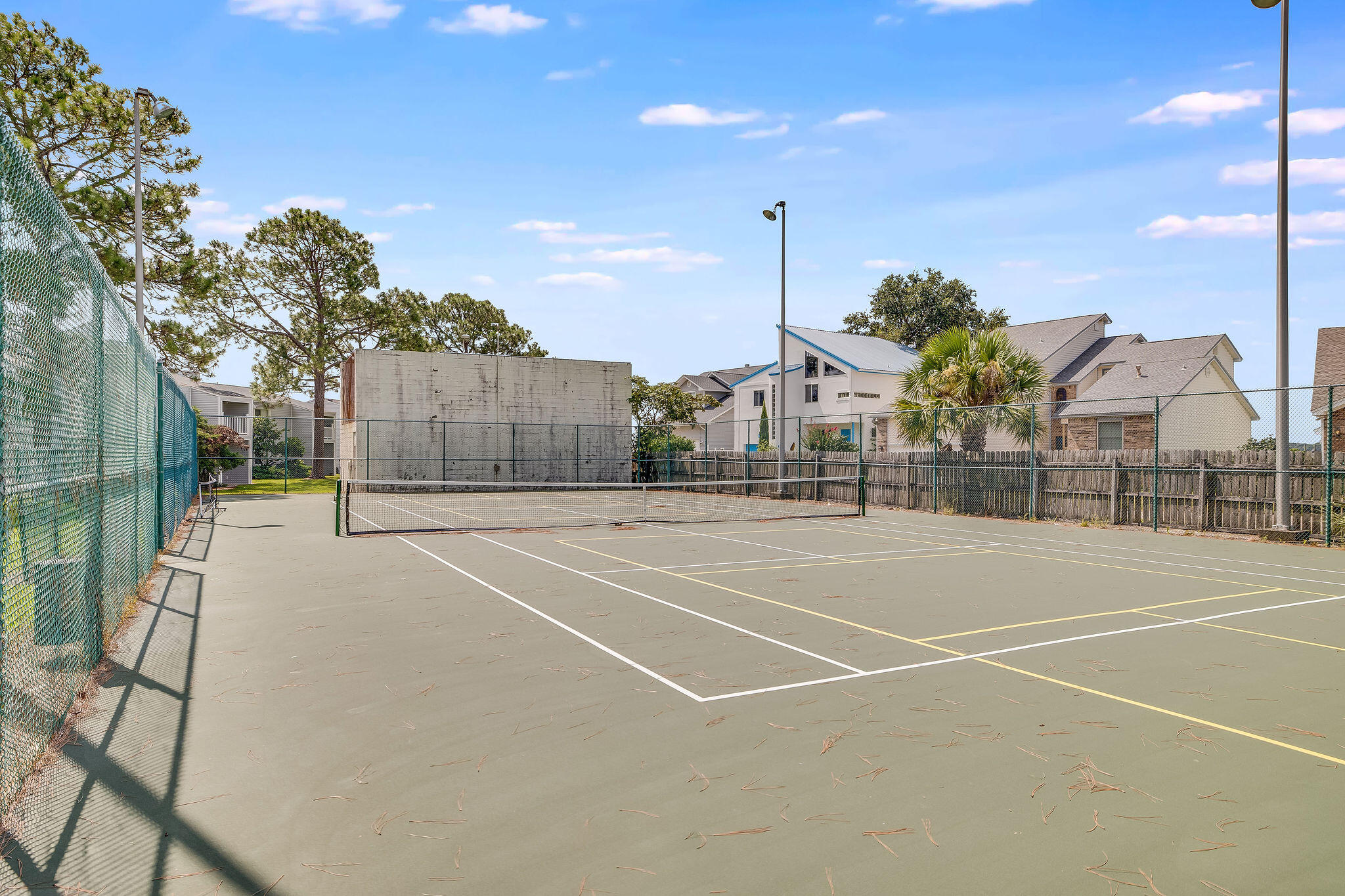 FINISTERRA CONDO - Residential