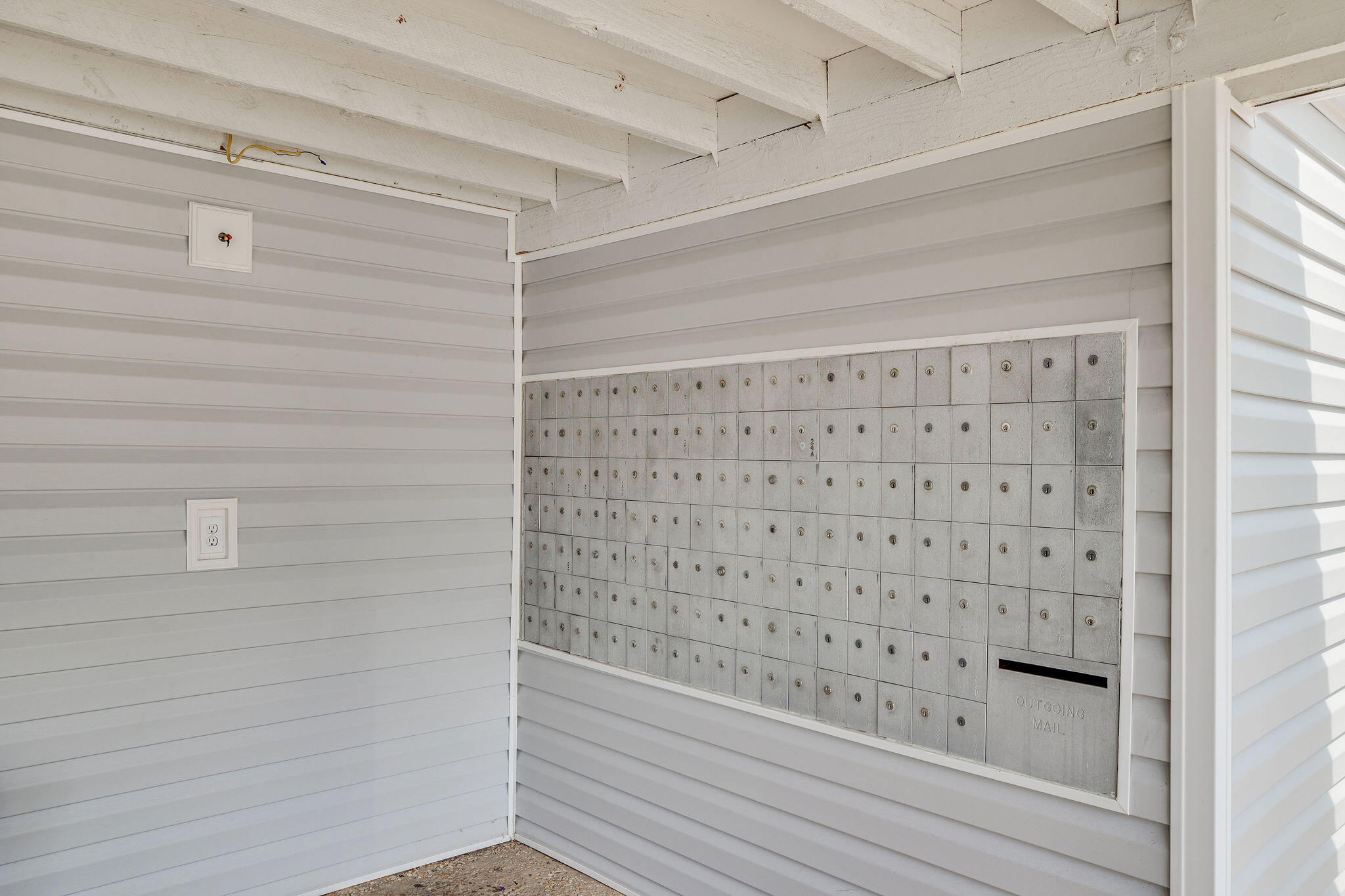 FINISTERRA CONDO - Residential