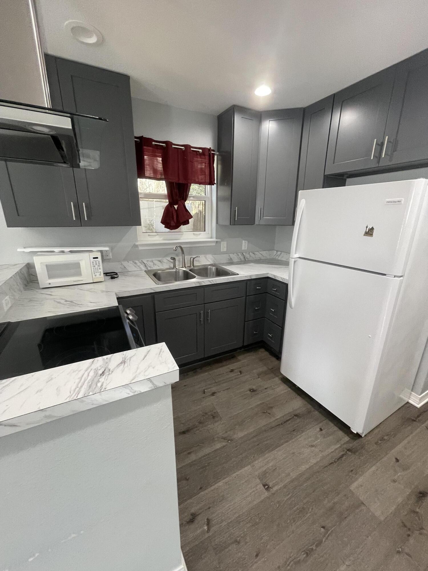 Bay Cove Mobile Home Park - Residential Lease