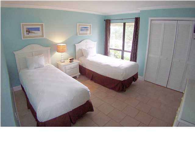 HARBOUR POINT CONDO - Residential