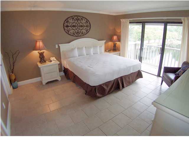 HARBOUR POINT CONDO - Residential