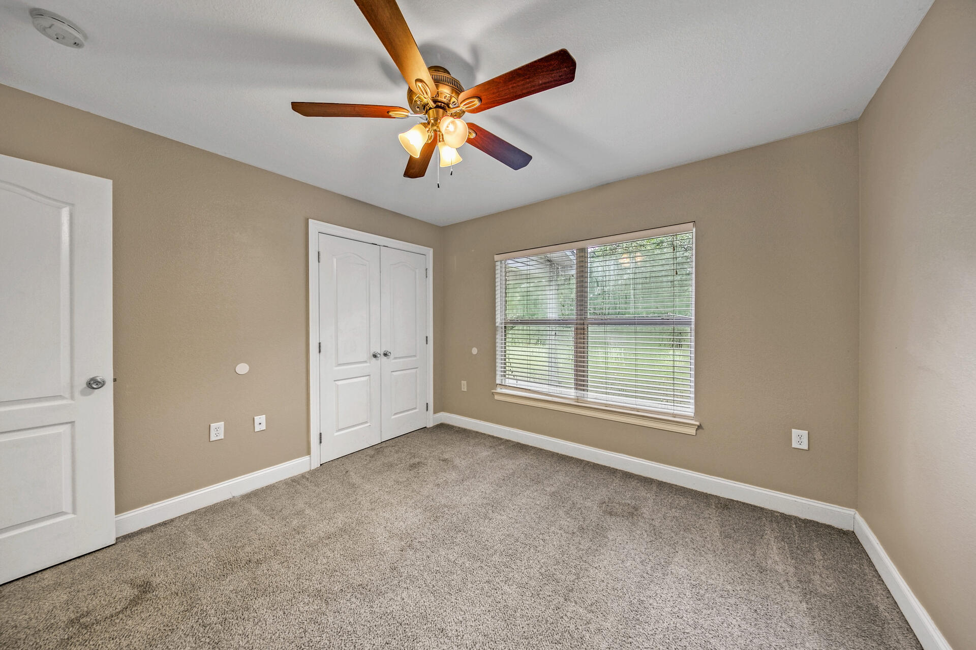 ROBLEDAL ESTATES UNIT 5 - Residential