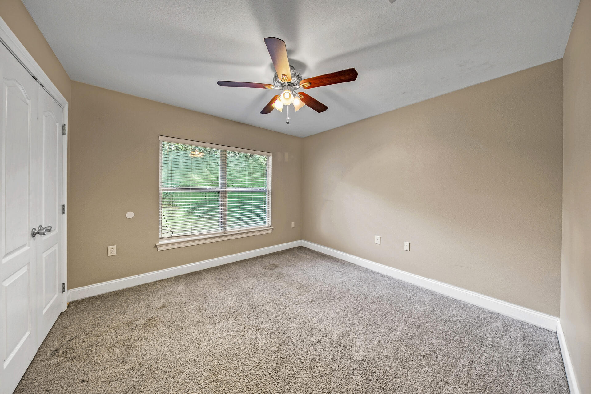 ROBLEDAL ESTATES UNIT 5 - Residential