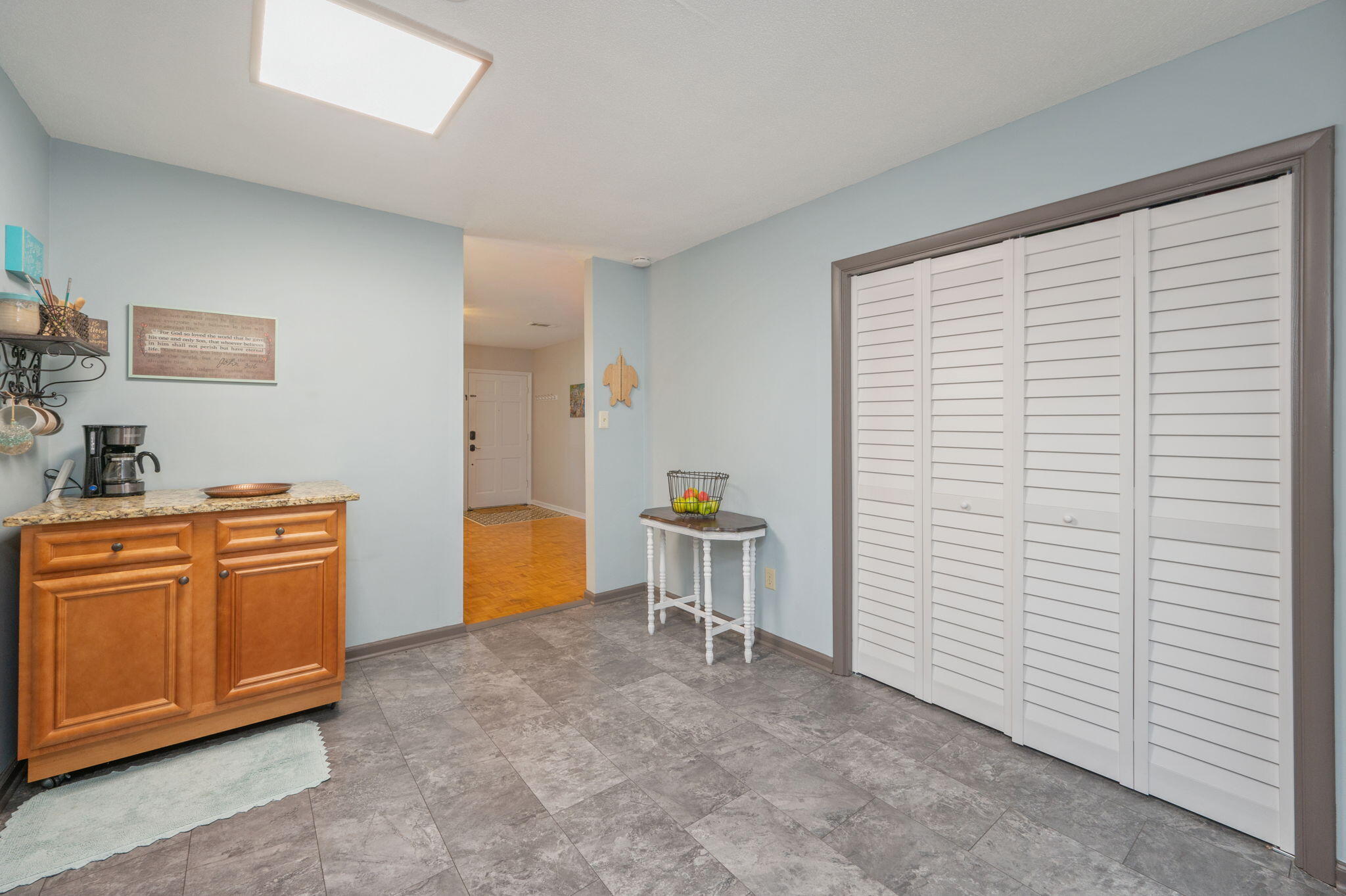 CAROL ANNE MANOR - Residential