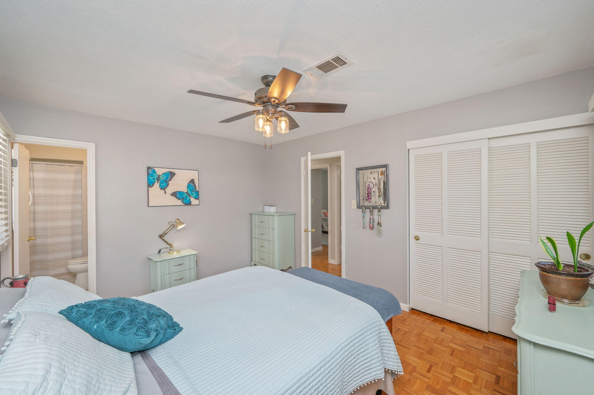 CAROL ANNE MANOR - Residential