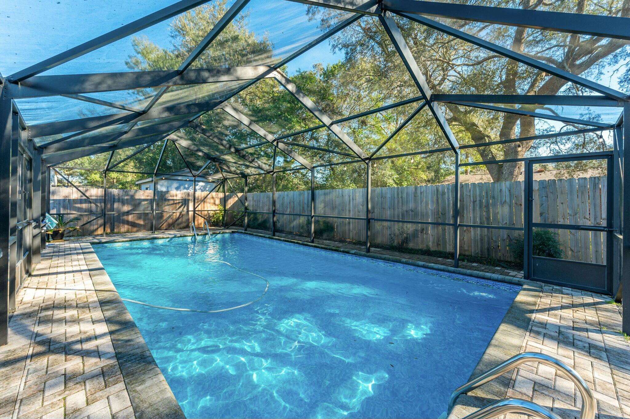 CAROL ANNE MANOR - Residential