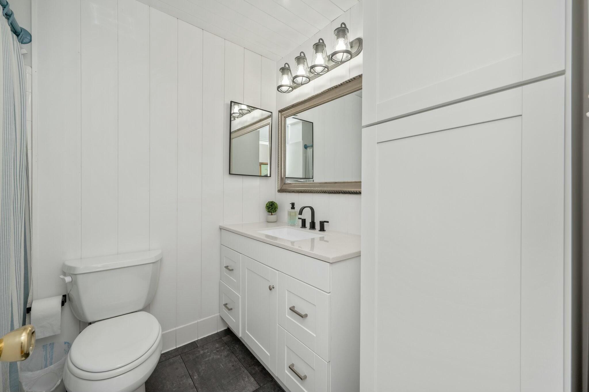 CAROL ANNE MANOR - Residential