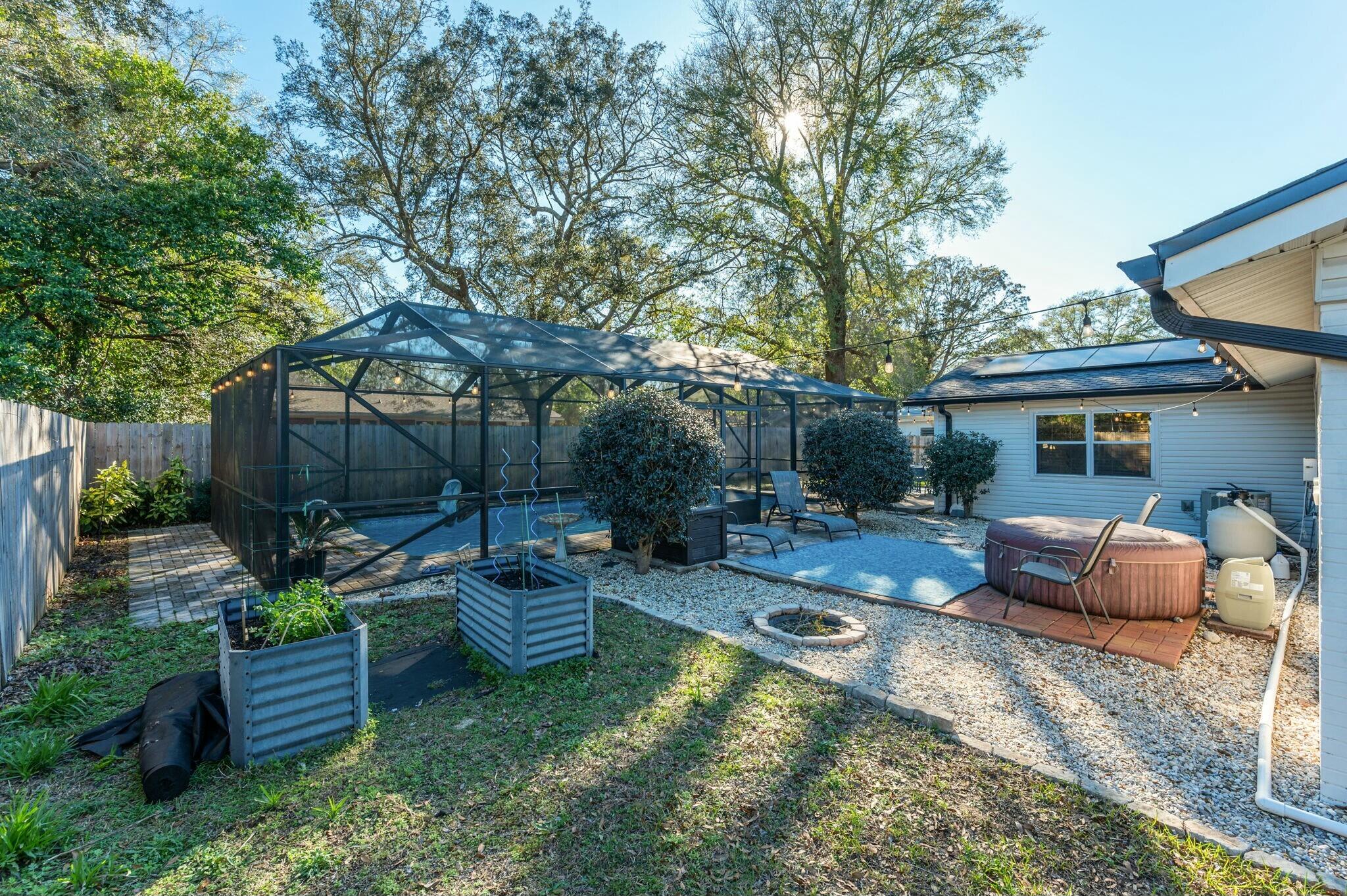 CAROL ANNE MANOR - Residential