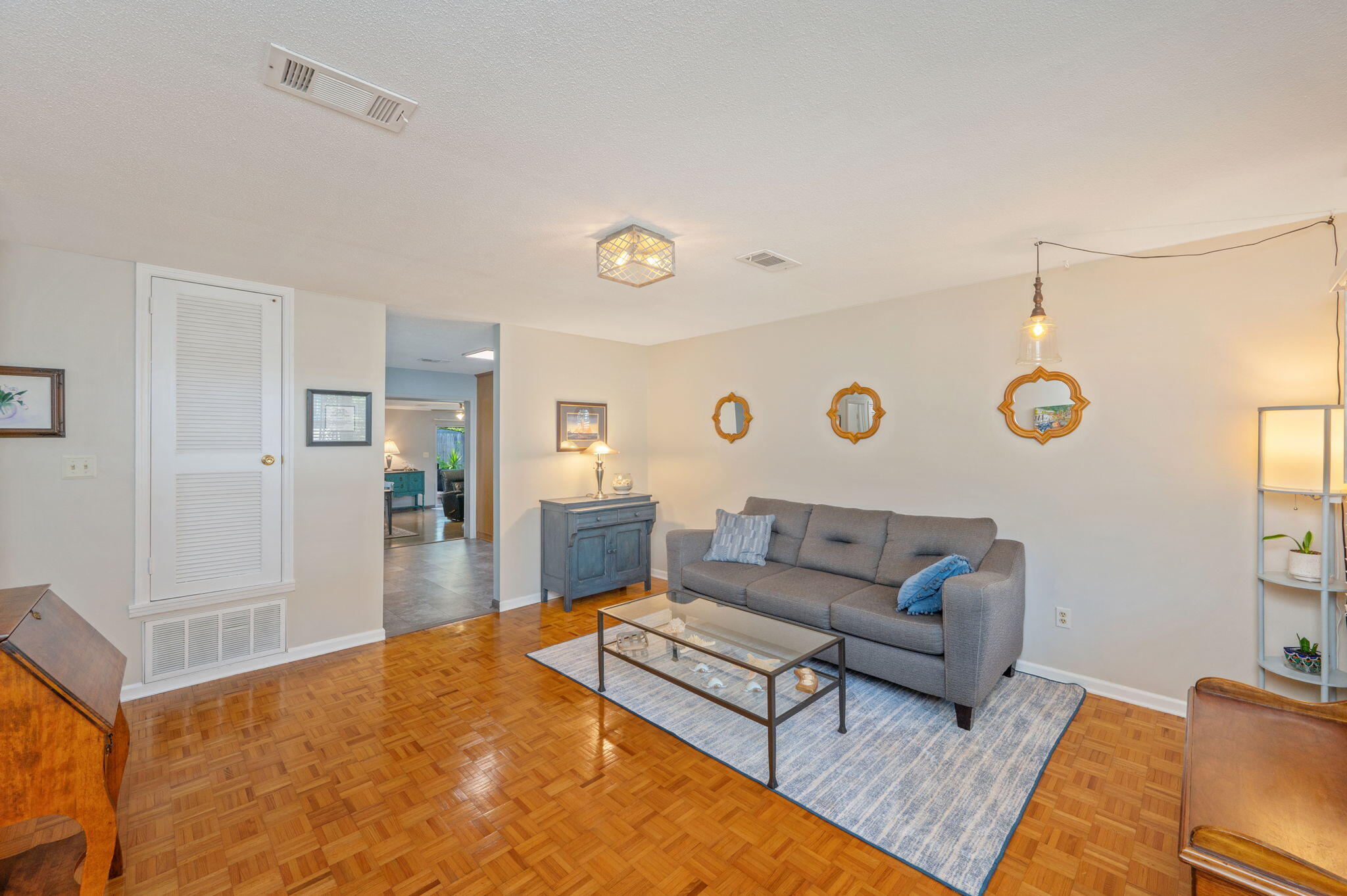 CAROL ANNE MANOR - Residential