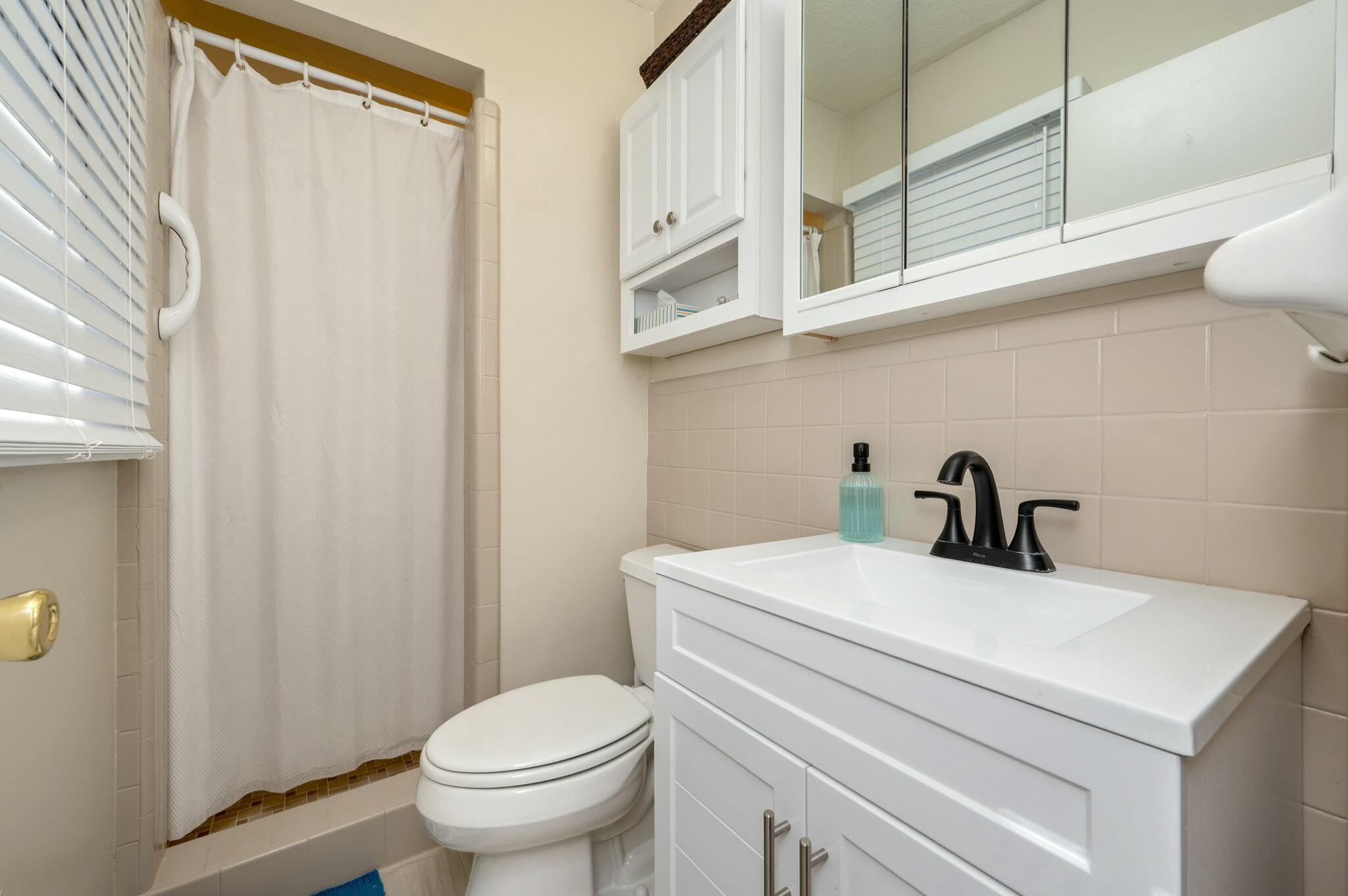 CAROL ANNE MANOR - Residential