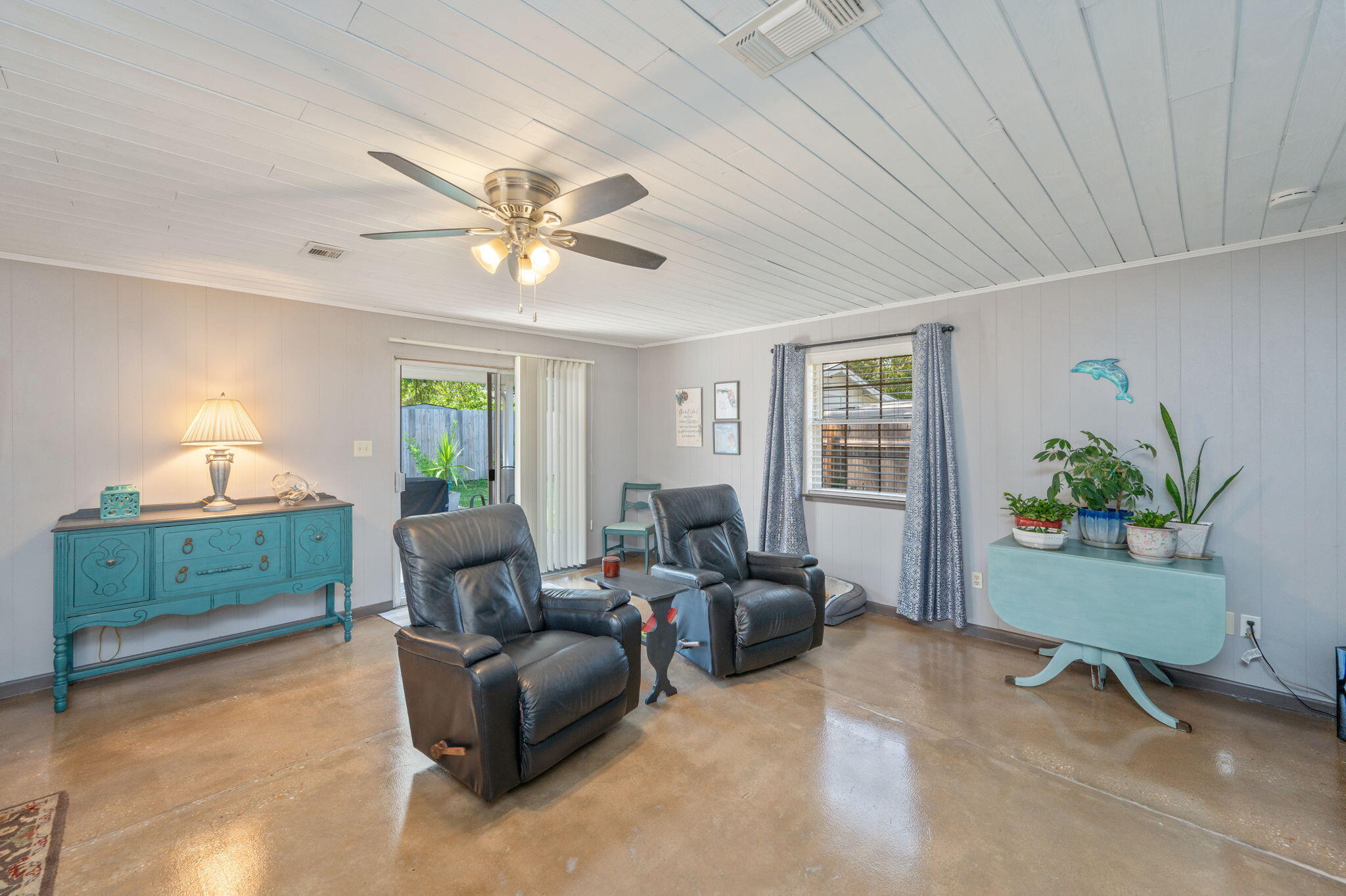 CAROL ANNE MANOR - Residential