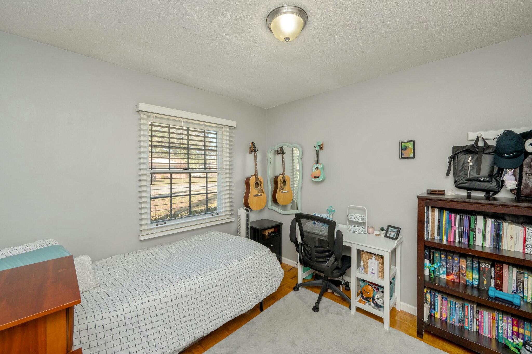 CAROL ANNE MANOR - Residential