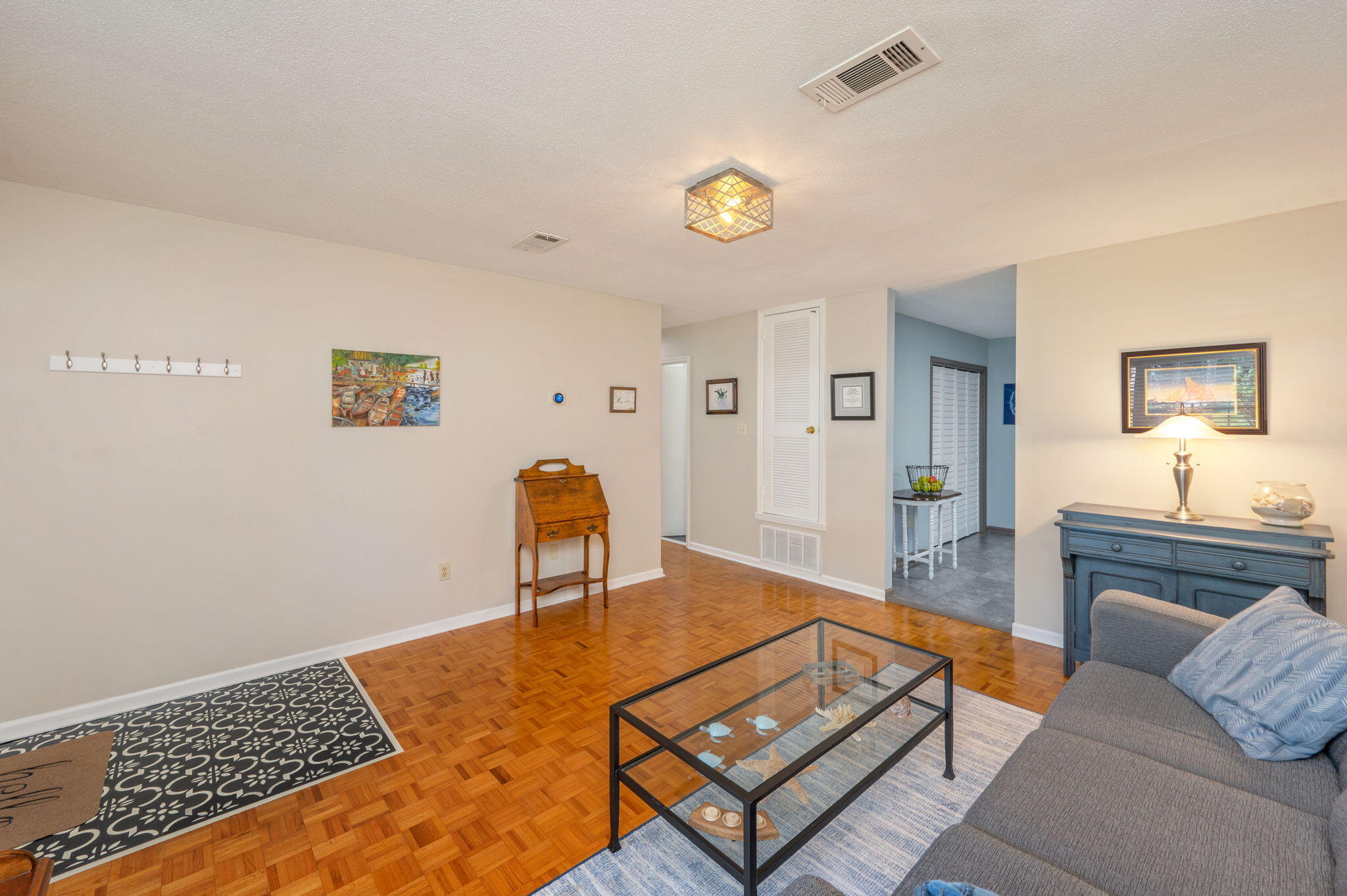 CAROL ANNE MANOR - Residential