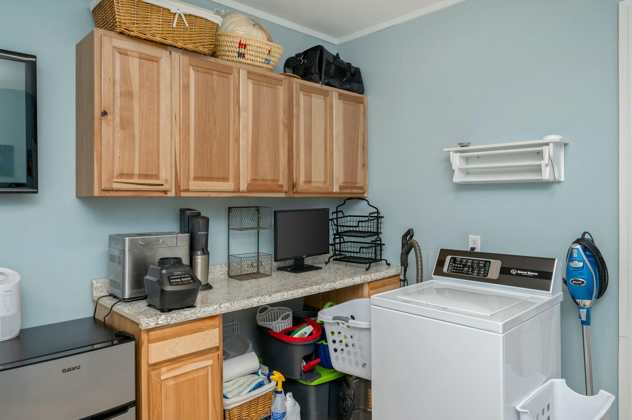 CAROL ANNE MANOR - Residential