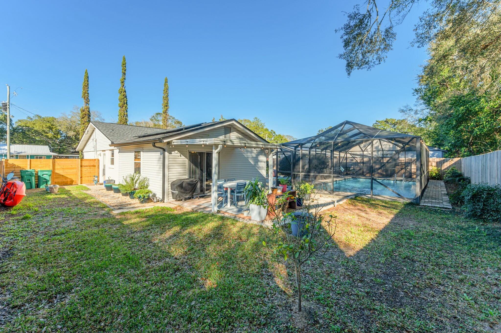CAROL ANNE MANOR - Residential