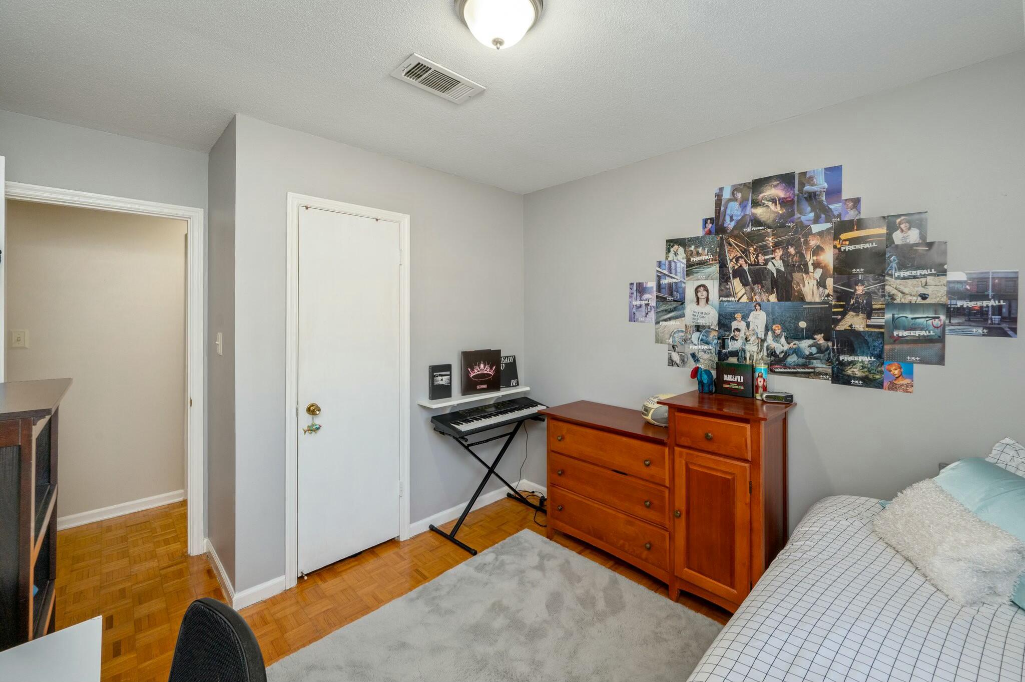 CAROL ANNE MANOR - Residential