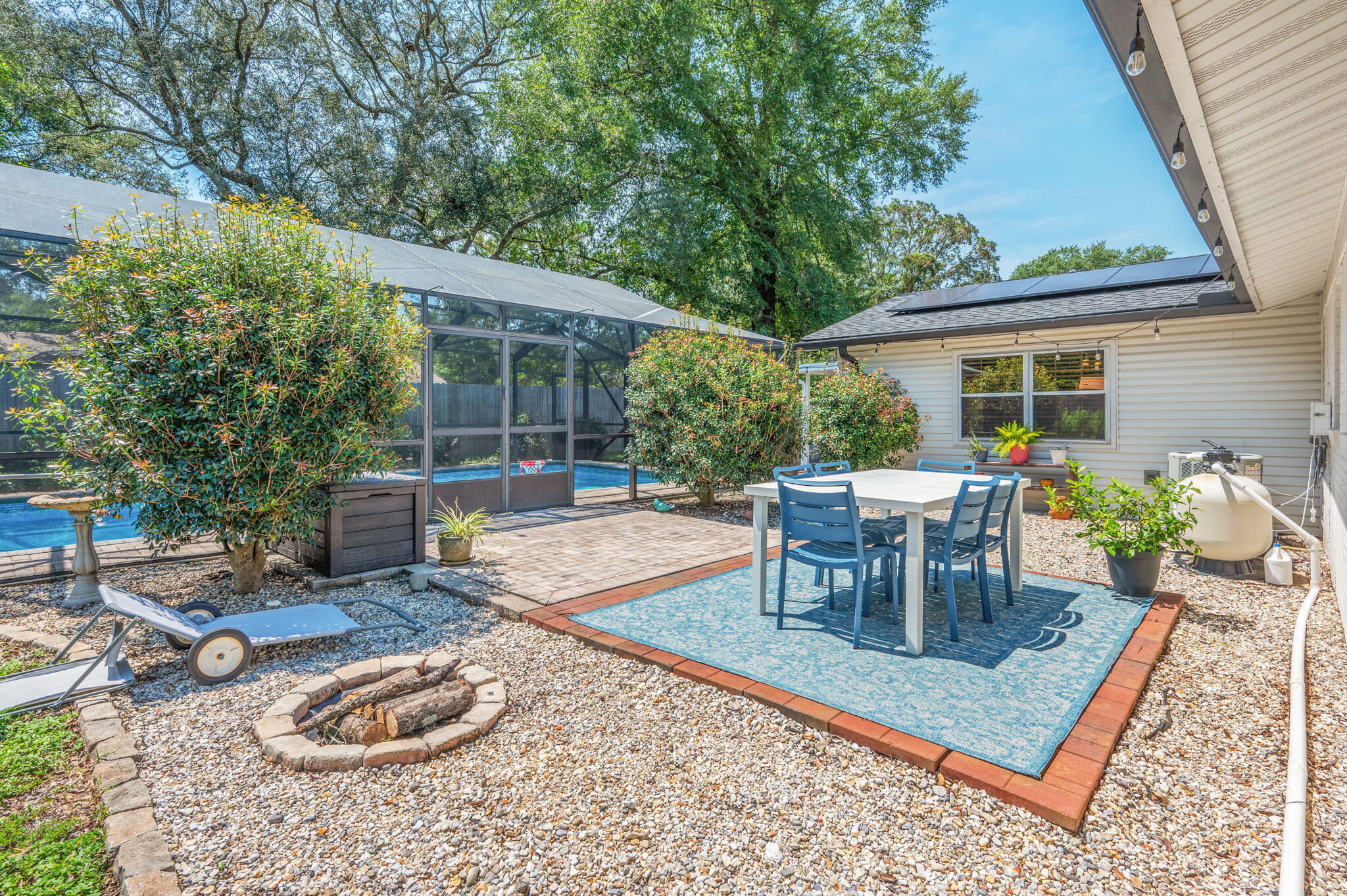 CAROL ANNE MANOR - Residential