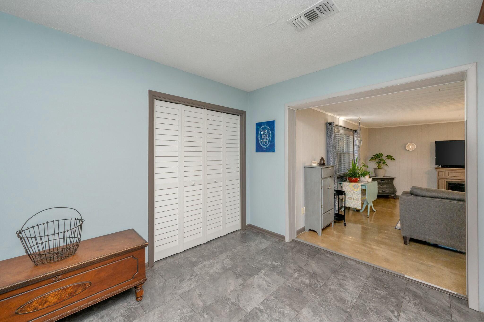 CAROL ANNE MANOR - Residential