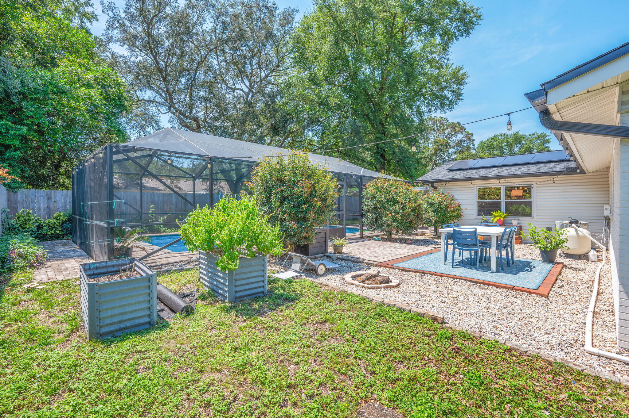 CAROL ANNE MANOR - Residential