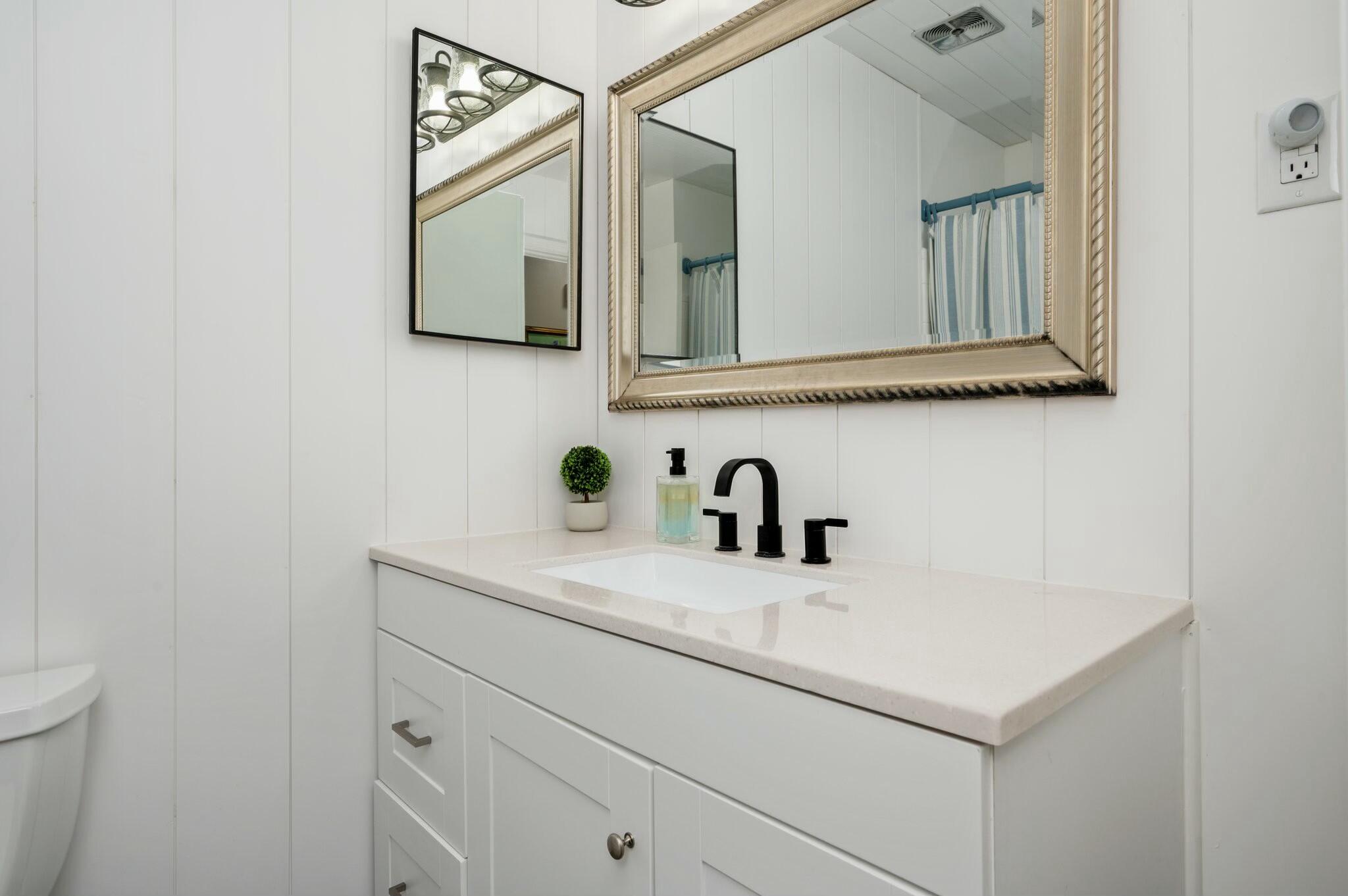 CAROL ANNE MANOR - Residential