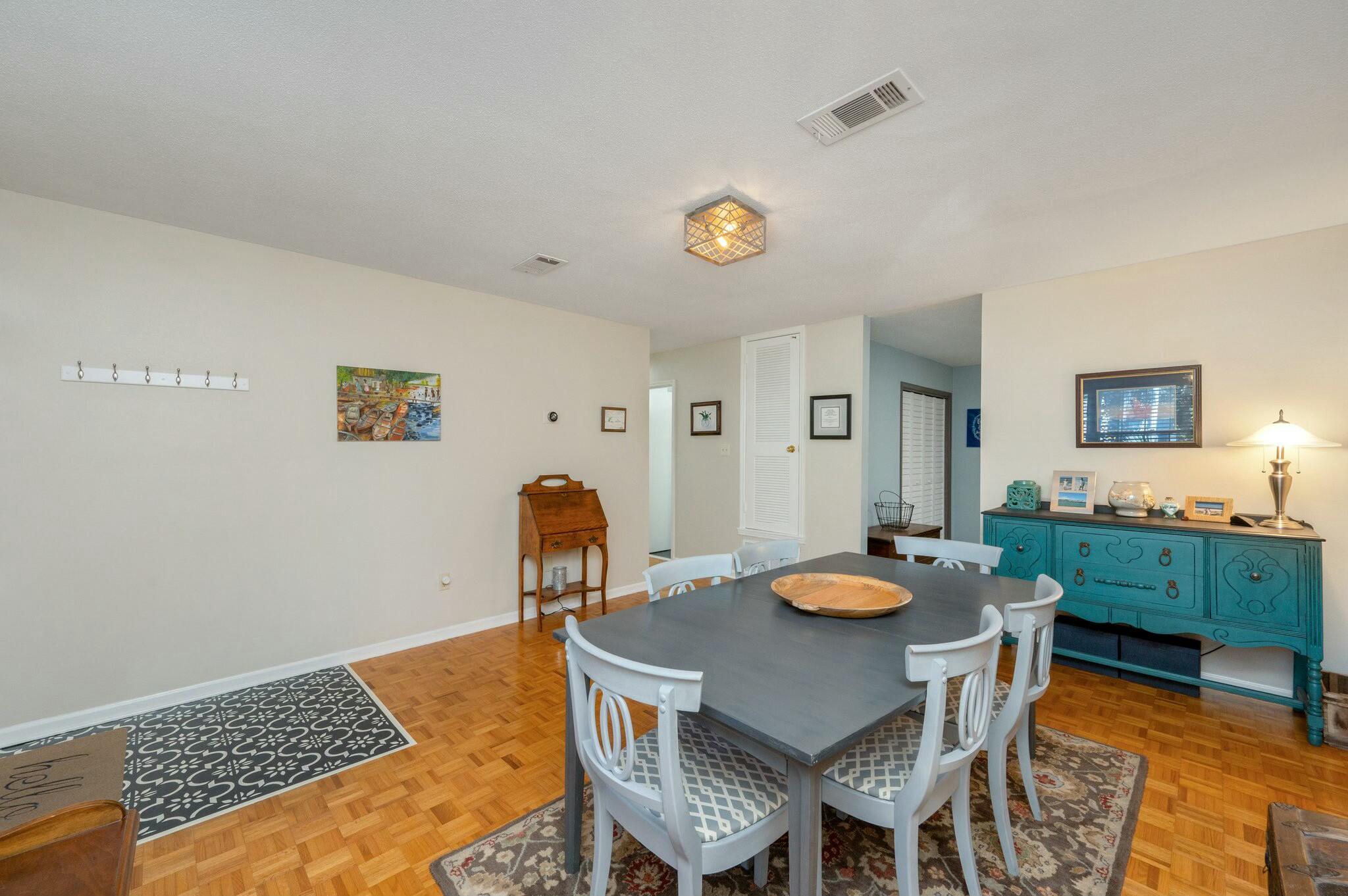 CAROL ANNE MANOR - Residential