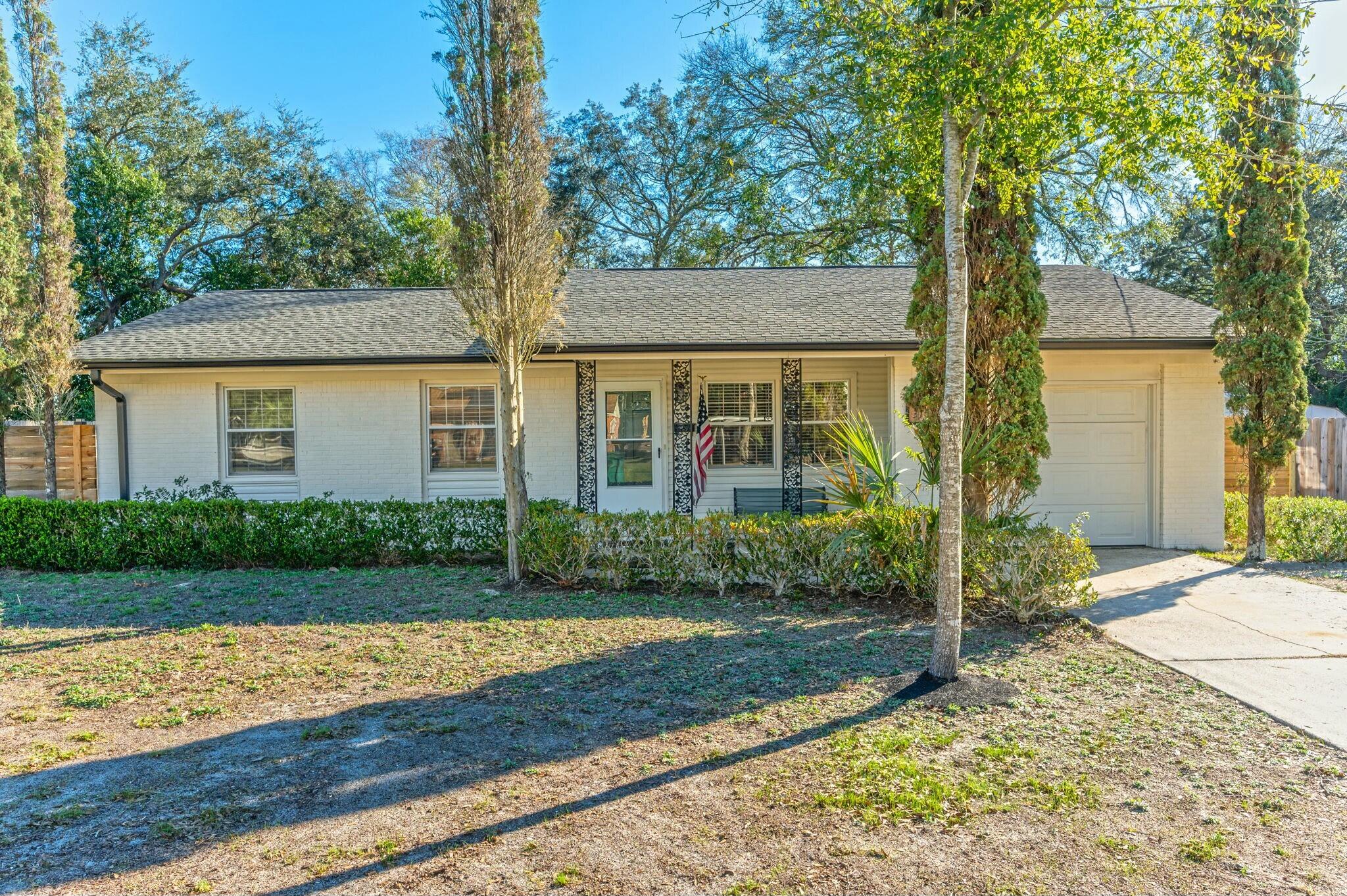 CAROL ANNE MANOR - Residential