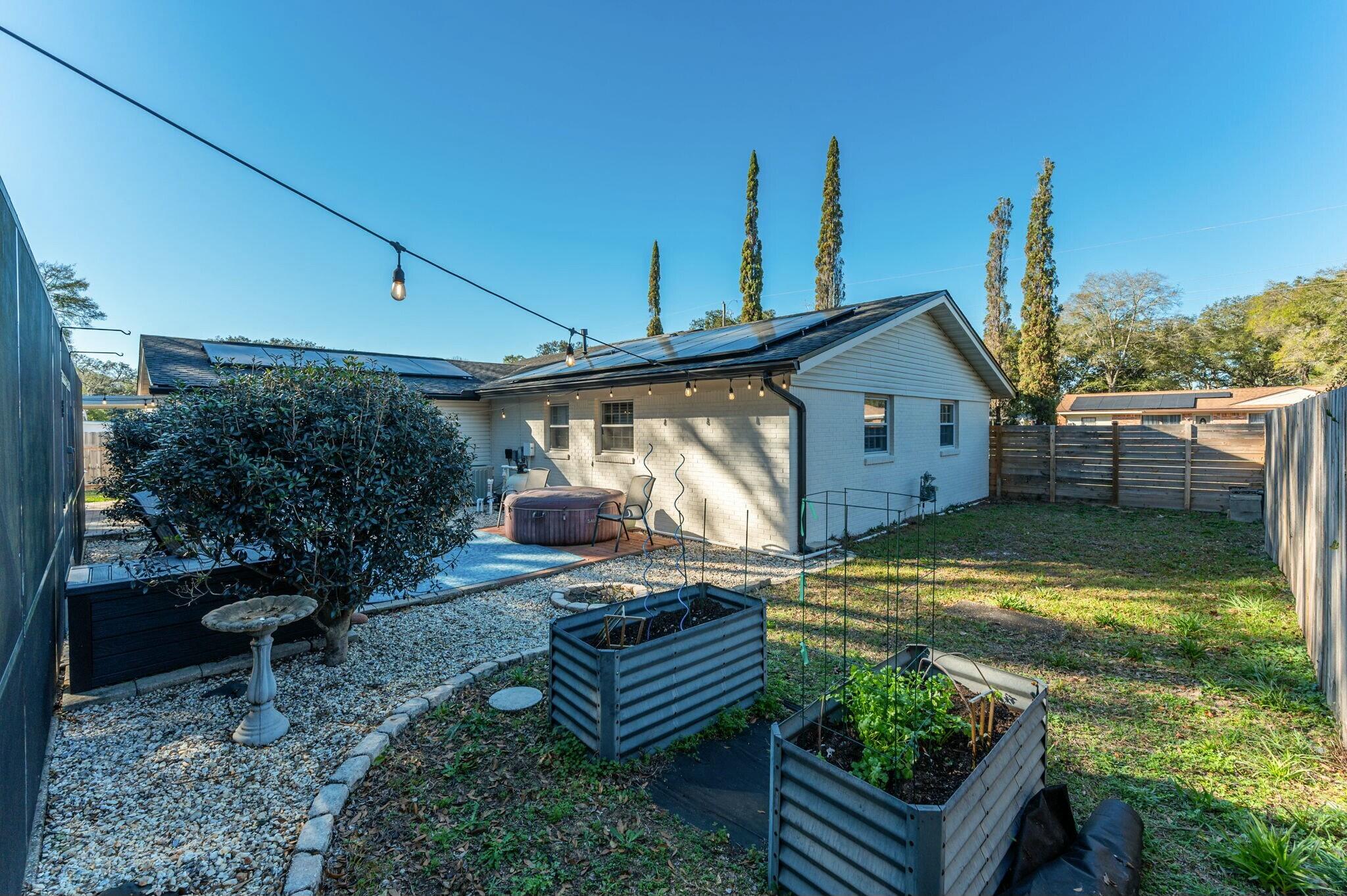 CAROL ANNE MANOR - Residential