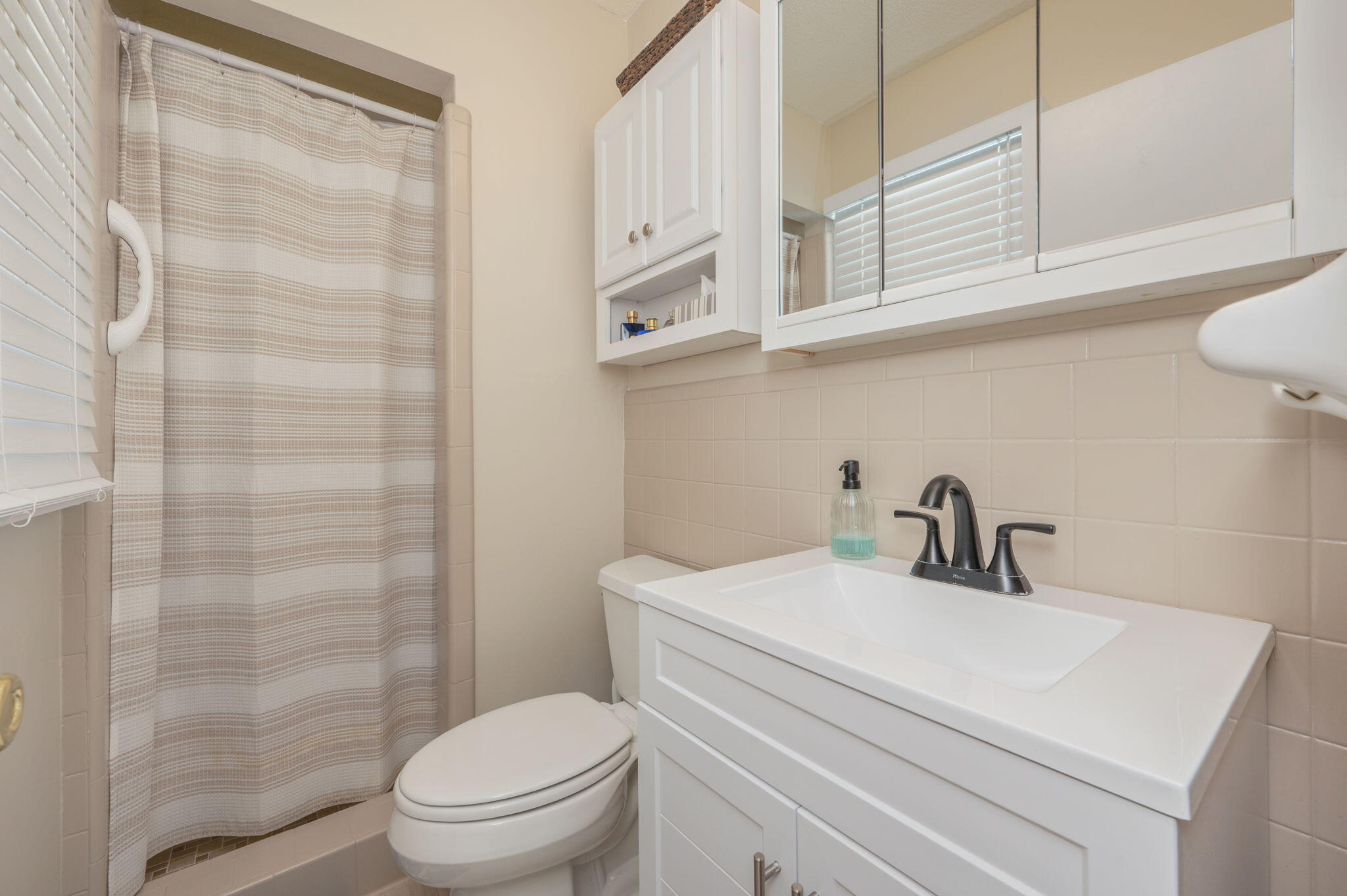CAROL ANNE MANOR - Residential