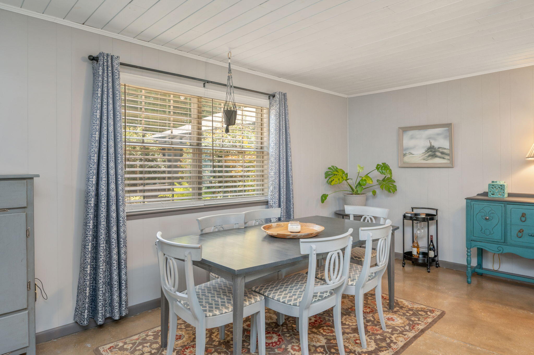 CAROL ANNE MANOR - Residential