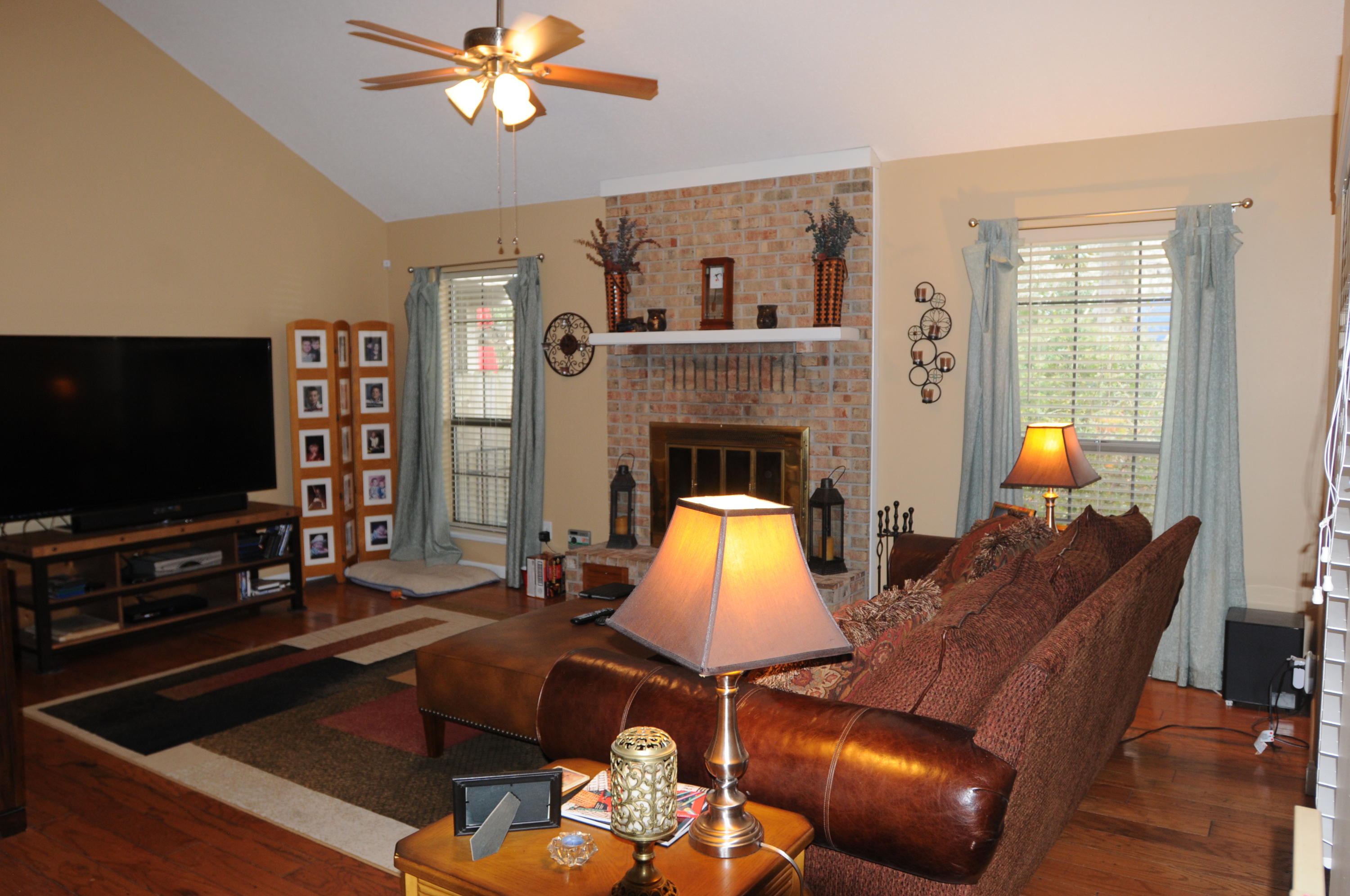 PINEWOOD ESTATES 2 - Residential Lease