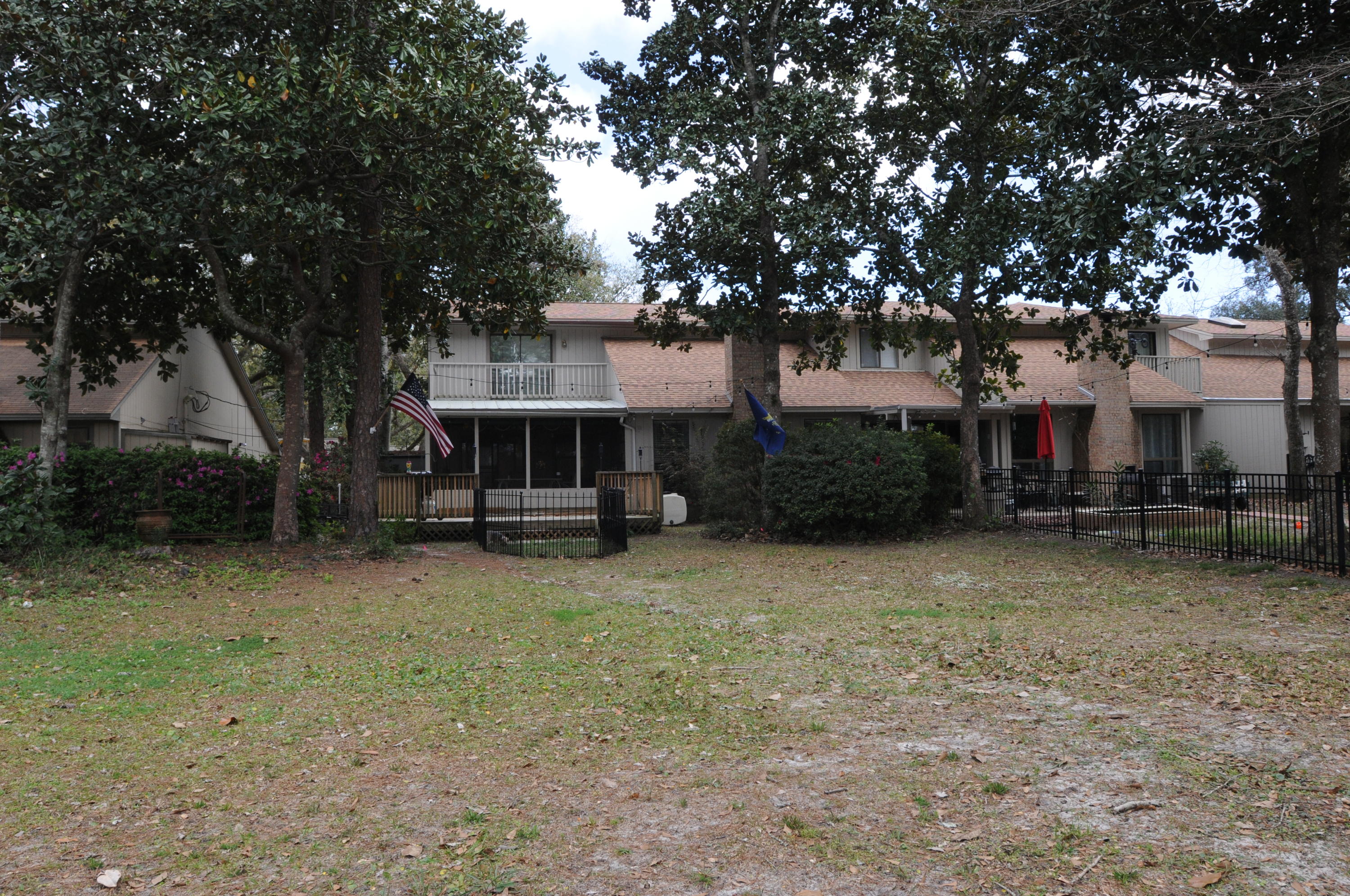 PINEWOOD ESTATES 2 - Residential Lease