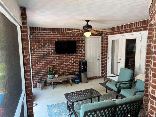 THE MEADOWS - Residential Lease