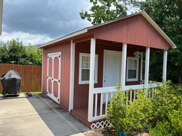 THE MEADOWS - Residential Lease