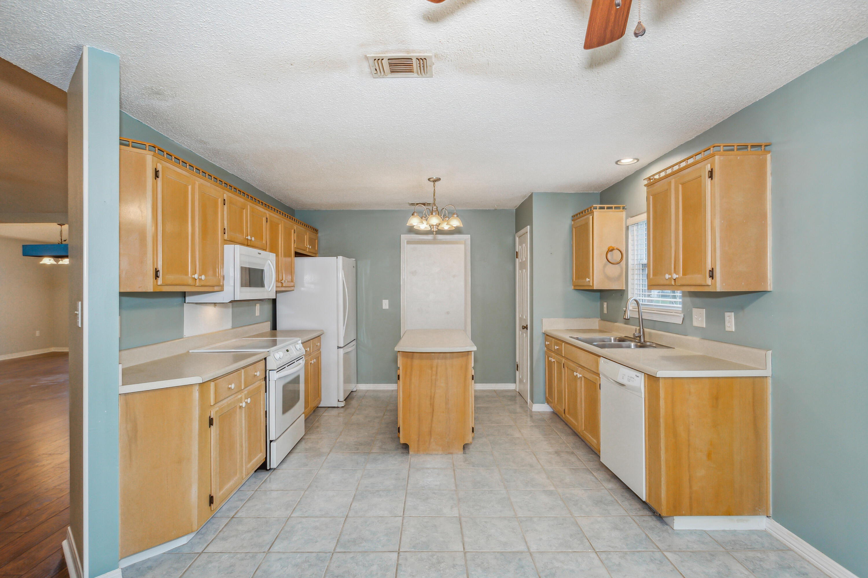 HOLLEY BY THE SEA - Residential