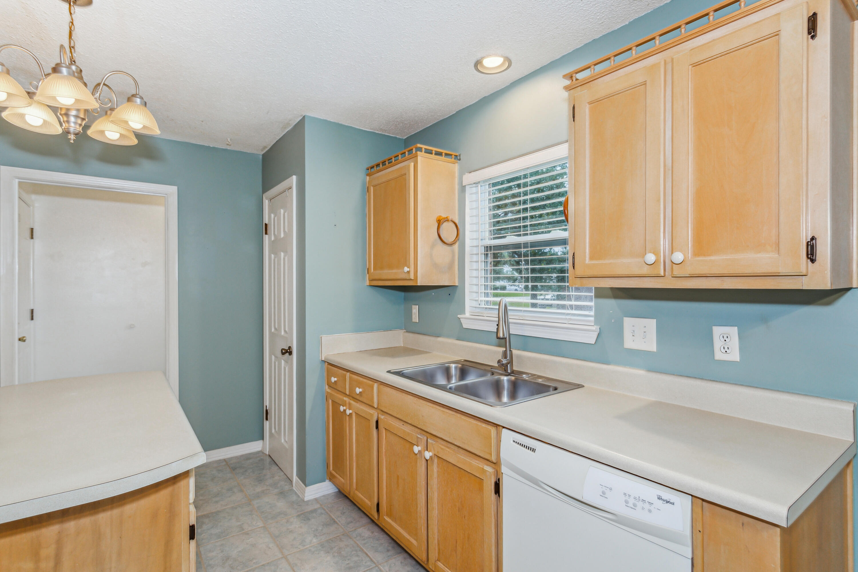 HOLLEY BY THE SEA - Residential