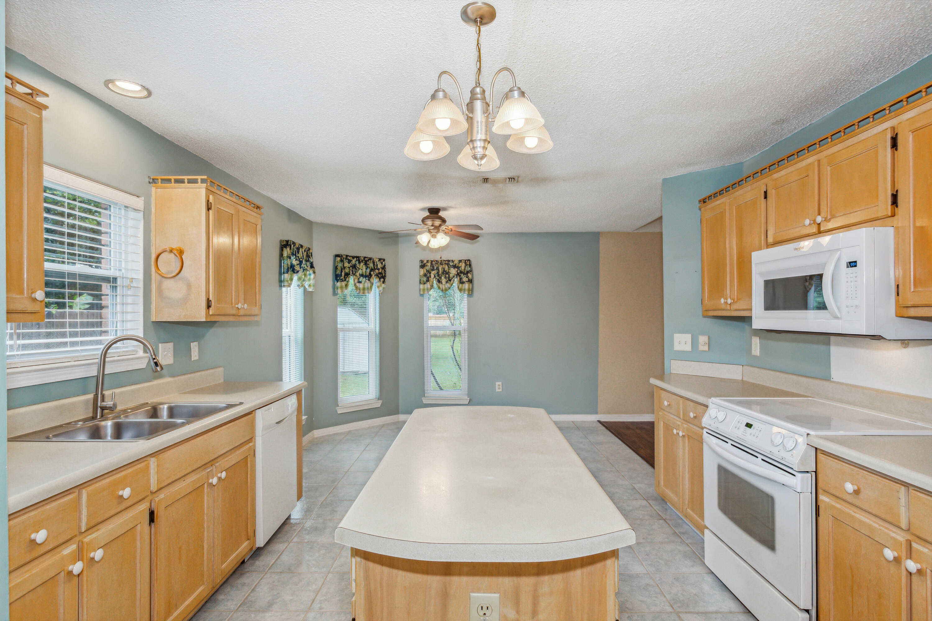 HOLLEY BY THE SEA - Residential