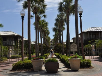 VILLAGE OF SOUTH WALTON BEACH - Residential