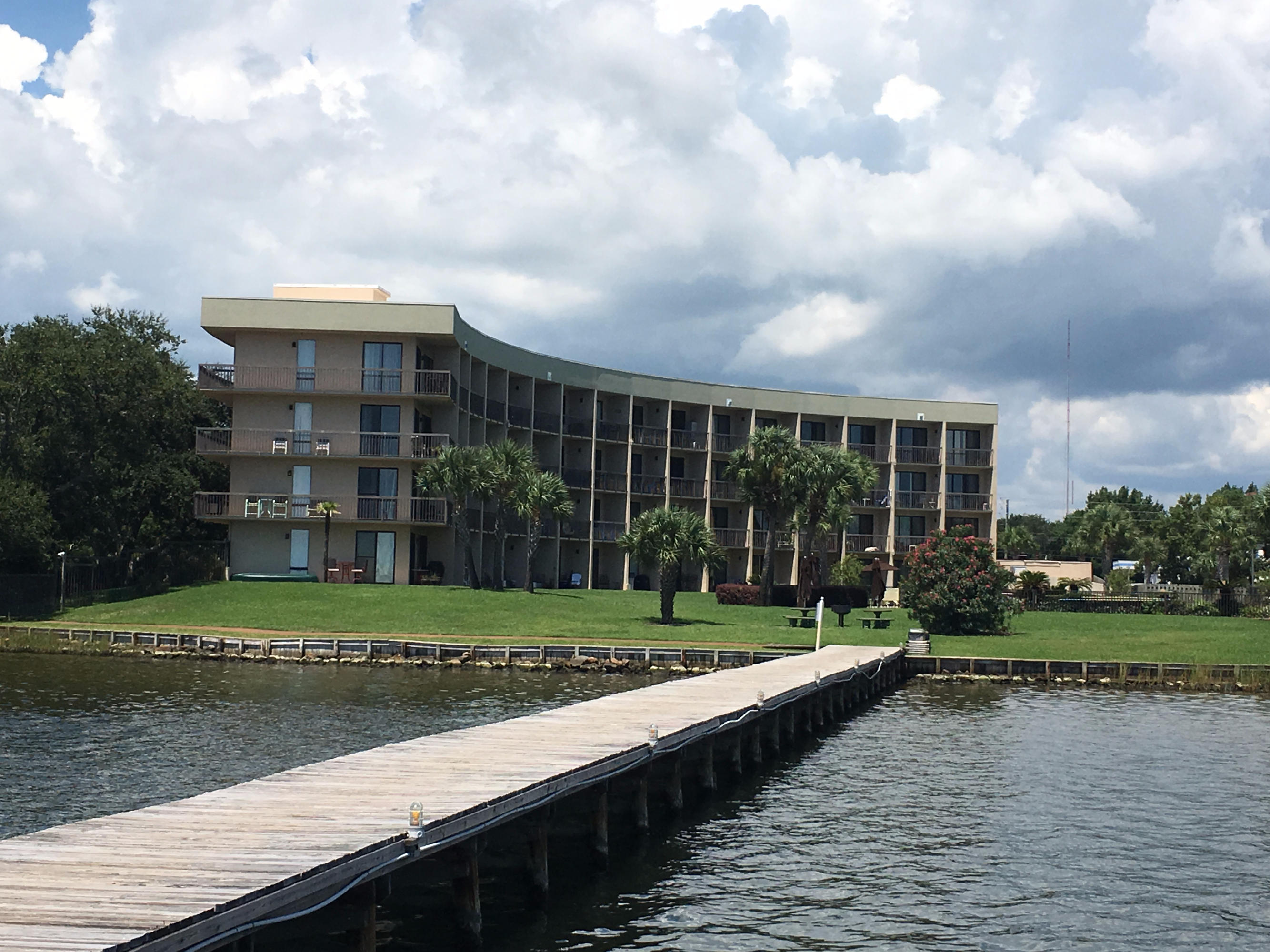 PIRATES BAY PH 1 - Residential