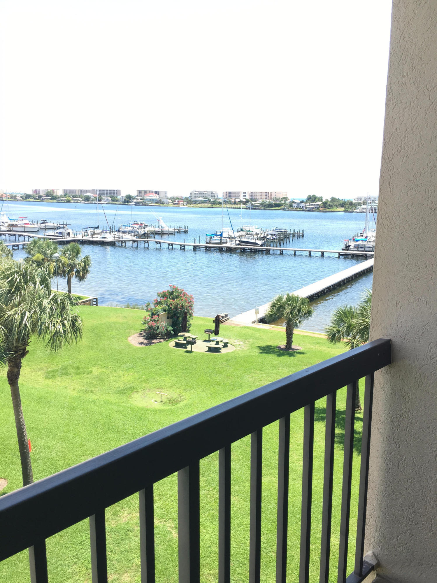 PIRATES BAY PH 1 - Residential