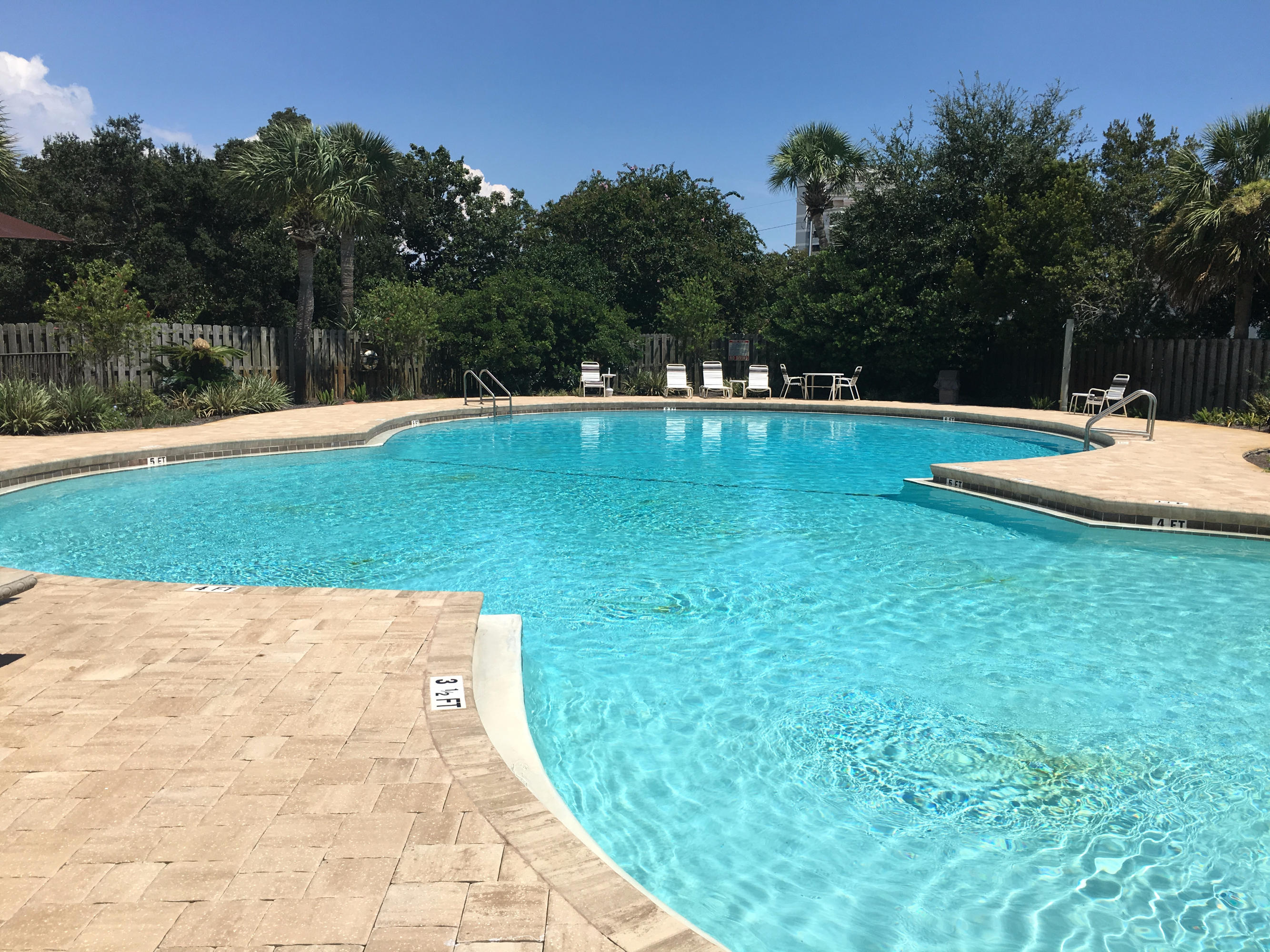 PIRATES BAY PH 1 - Residential