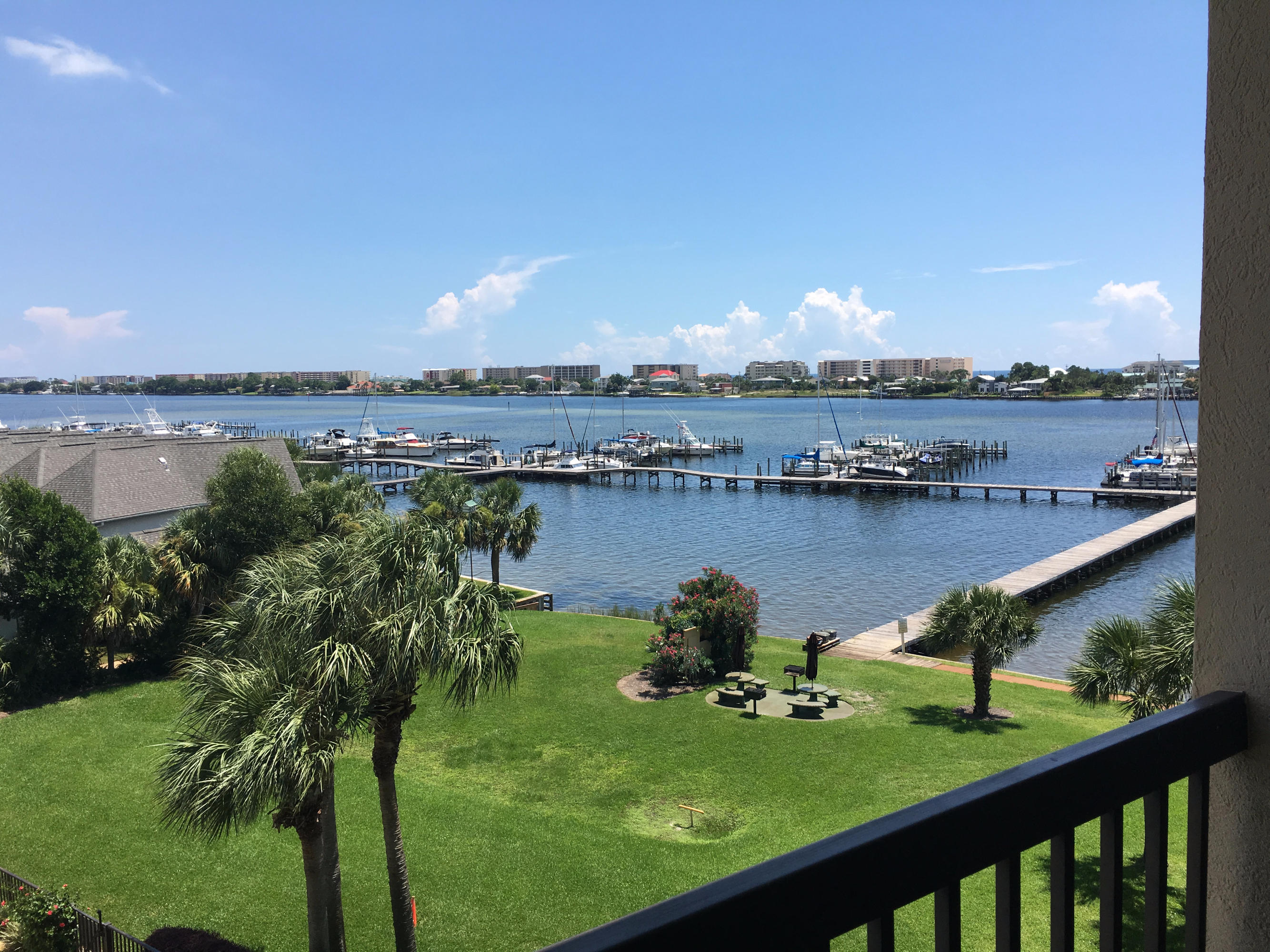 PIRATES BAY PH 1 - Residential