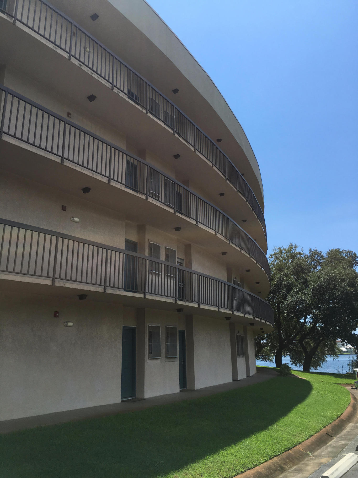 PIRATES BAY PH 1 - Residential